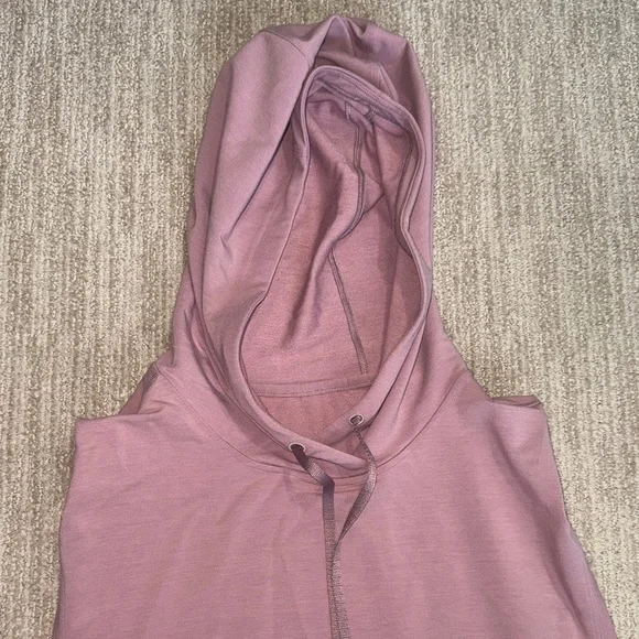 Lululemon Woman's Size 10 Stronger as One Sleeveless Hoodie Vintage Mauve - Picture 3 of 13